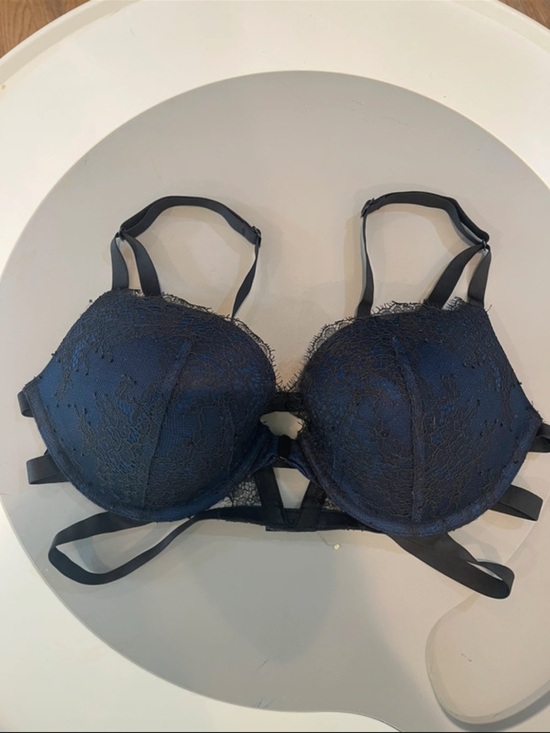 Victoria's Secret Other - Victoria's Secret Push Up Bra 34D Front closure navy black lace